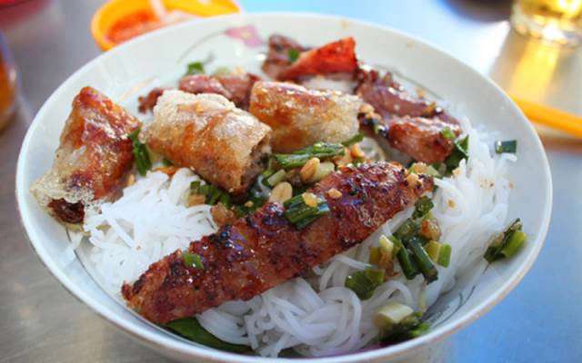 Quán Ăn Chú Quảng - Bún Thịt Nướng & Bánh Bèo