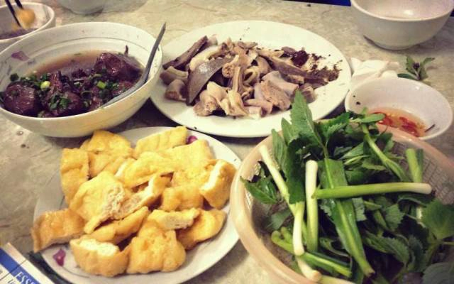 Quán Ăn Chung Trường - Lòng Lợn