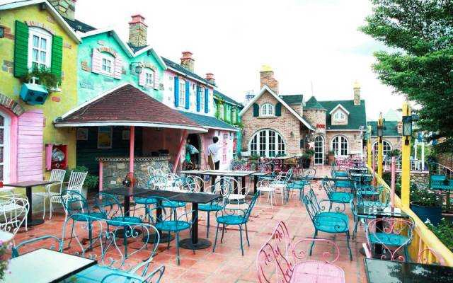 City House Cafe - Sân Vườn Lãng Mạn