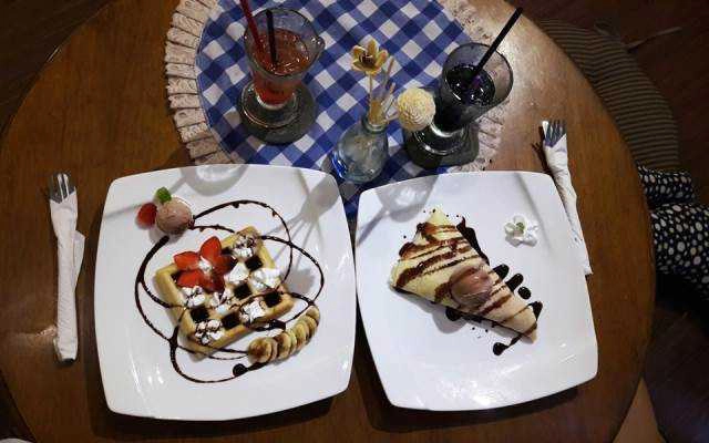 Clover Cafe & Crepes