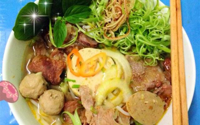 Quán Ăn Cô 8 - Hủ Tiếu & Bò Kho - Nguyễn Tư Giản