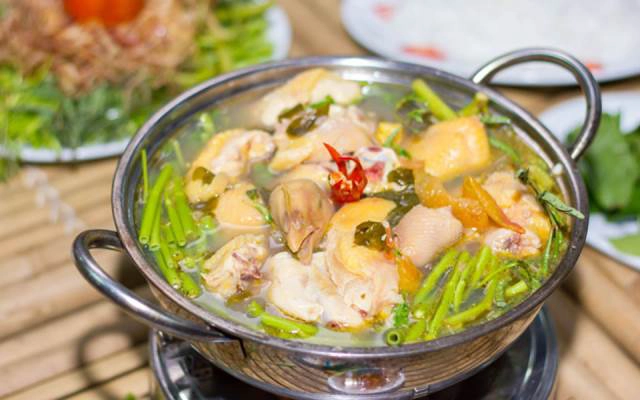 Quán Ăn Cô Chân - Gà Nấu Lá Giang