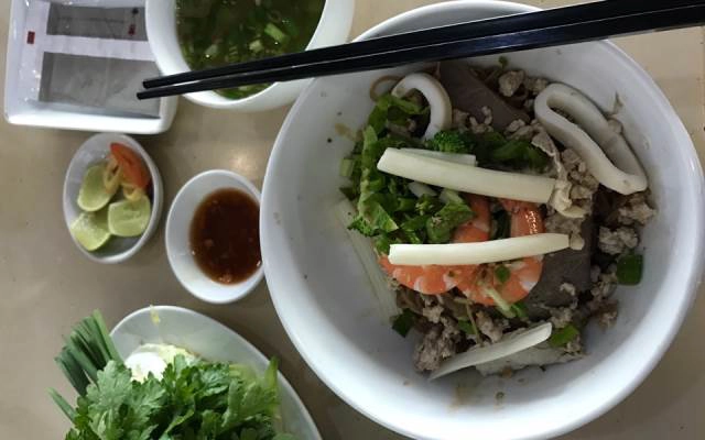 Quán Ăn Cô Hòa - Hủ Tiếu Mì & Hoành Thánh