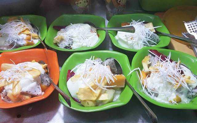 Cô Lan - Chè & Đồ Ăn Vặt