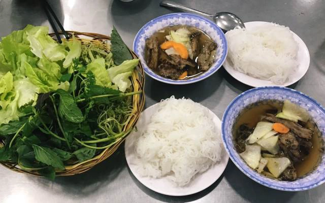 Quán Ăn Cô Năm - Bún Chả Hà Nội