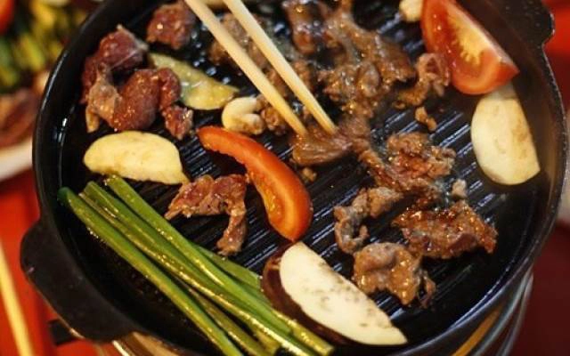 Quán Ăn Cô Nguyệt - Lẩu Nướng Tự Chọn