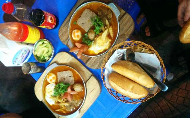 Quán Ăn Cô Phương Béo - Bánh Mì Chảo, Bánh Mì Sốt Vang