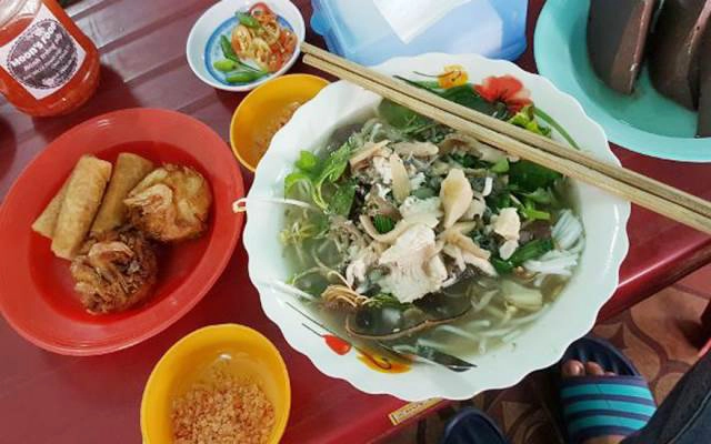 Quán Ăn Cô Tuyết - Bún Nước Lèo Sóc Trăng