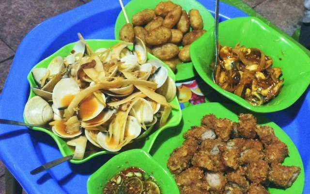 Cô Vẩu Quán - Ngao Ốc & Các Món Ăn Vặt