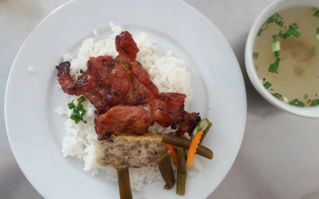 Quán Ăn Cơm Bình Dân - Xóm Chiếu