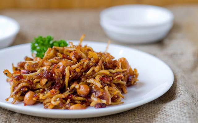 Quán Ăn Nhà Hàng Chay Đóa Sen Vàng - Tân Phú