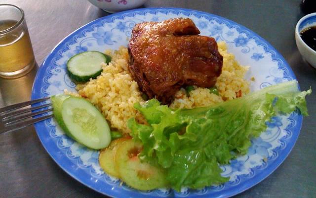 Quán Ăn Cơm Chiên Gà Xối Mỡ - Nguyễn Thị Nhỏ