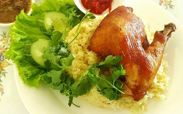 Quán Ăn Cơm Gà Gia Trần