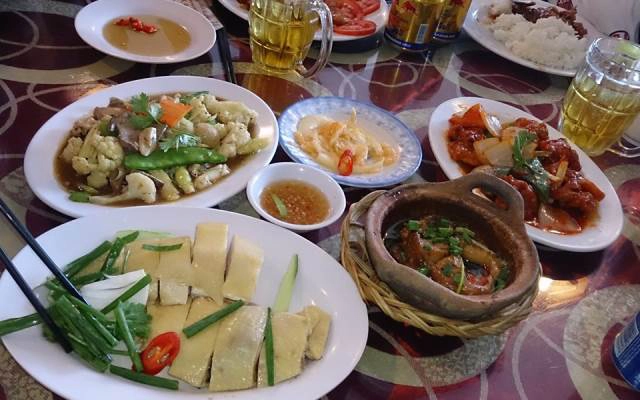 Quán Ăn Cơm Gà Hải Nam & Xối Mỡ - Âu Cơ