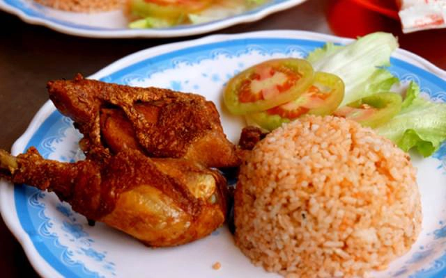 Quán Ăn Cơm Gà Hồng Nam