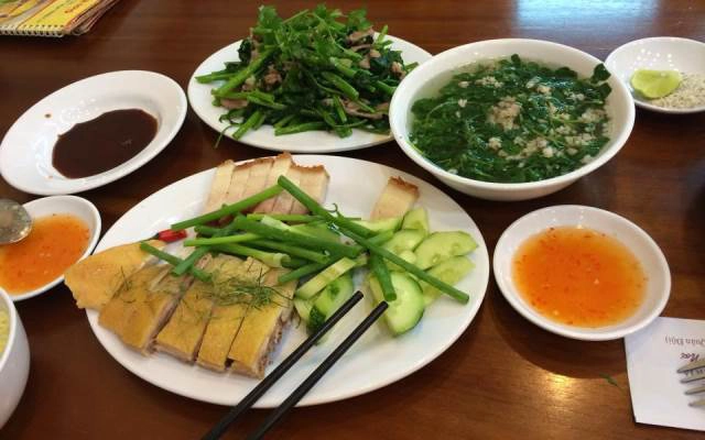 Quán Ăn Cơm Gà Hồng Phát - Tân Bình