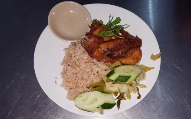 Quán Ăn Cơm Gà, Nui Xào Bơ & Mì Xào Bơ