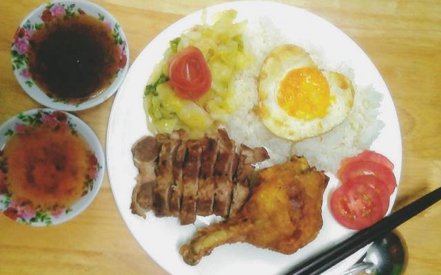 Quán Ăn Cơm Gà Sơn La - Chiến Thắng