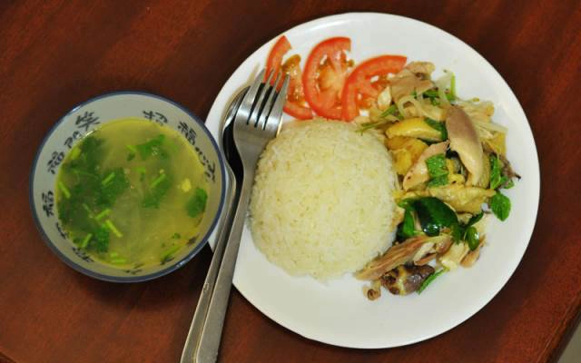 Quán Ăn Cơm Gà Tuấn Ký