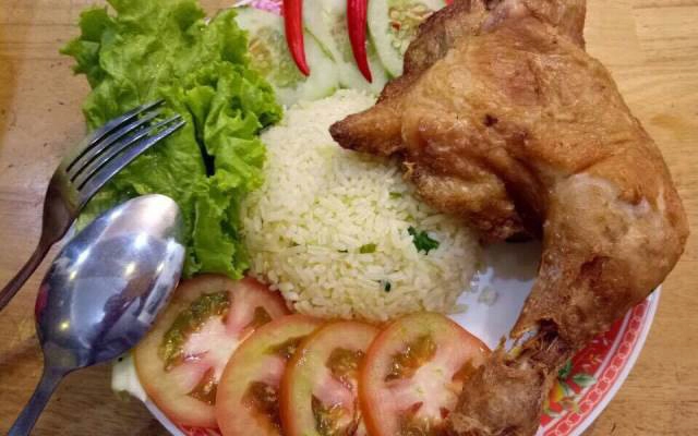 Quán Ăn Cơm Gà Xối Mỡ Ba Ngon - Nguyễn Văn Đậu