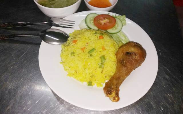 Quán Ăn Cơm Gà Xối Mỡ, Bún Riêu Cua & Cơm Tấm