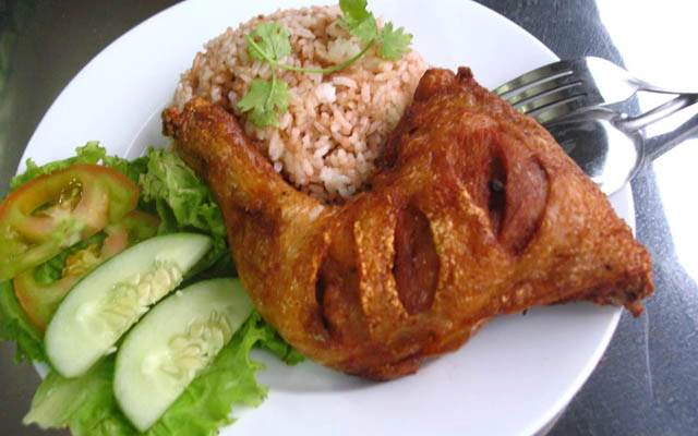 Quán Ăn Cơm Gà Xối Mỡ - Chu Mạnh Trinh