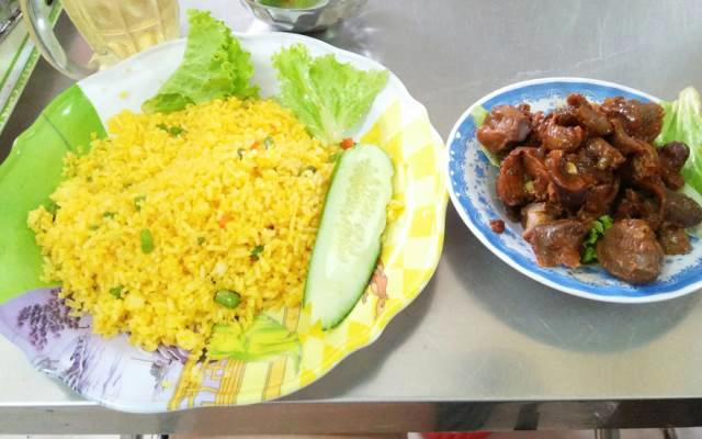Quán Ăn Cơm Gà Xối Mỡ, Hủ Tiếu & Bún Thịt Nướng