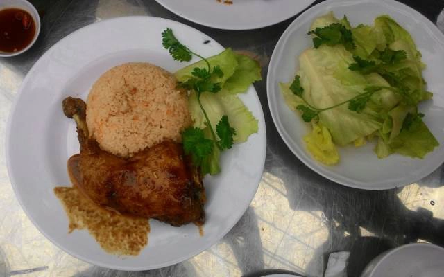Quán Ăn Cơm Gà Xối Mỡ - Nguyễn Ảnh Thủ