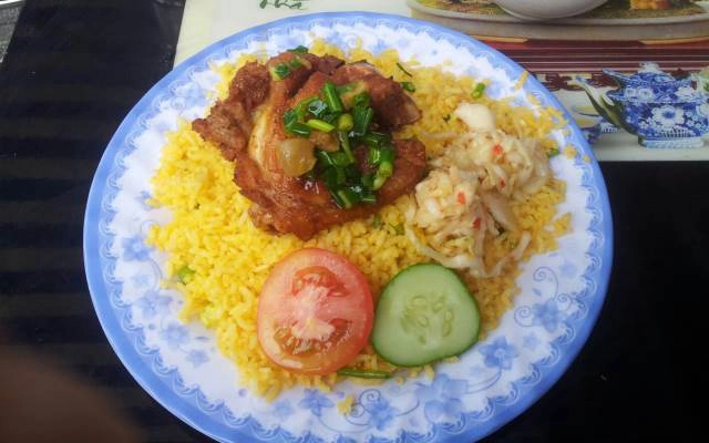 Quán Ăn Cơm Gà Xối Mỡ - Nguyễn Huệ