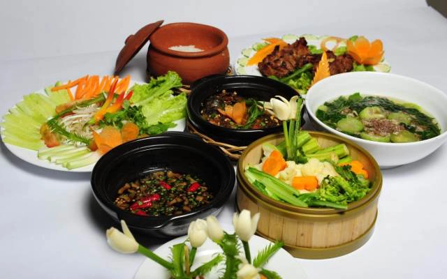 Nhà Hàng Cơm Niêu Nhà Đỏ 2