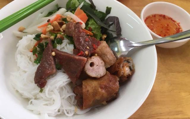 Quán Ăn Cơm Tấm & Bún Thịt Nướng - Dân Chủ