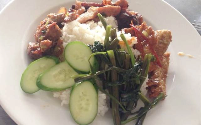 Quán Ăn Cơm Tấm Chez Nguyên