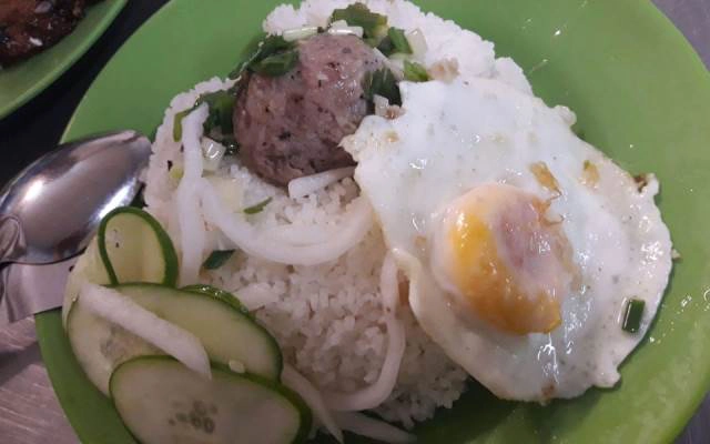 Quán Ăn Cơm Tấm Sáu Đủ