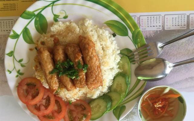 Quán Ăn Cơm Tấm Út Mười - Nguyễn Thị Định