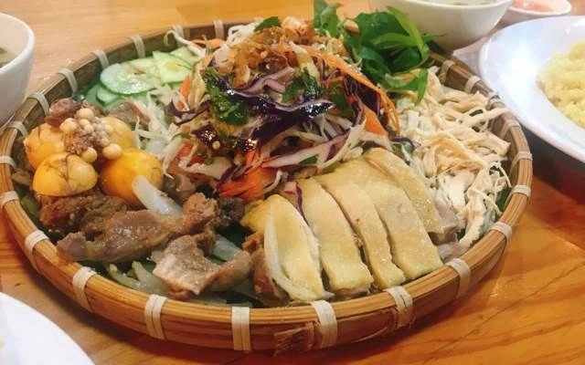 Quán Ăn Con Gà Mái - Cơm Gà Phú Yên - Quang Trung