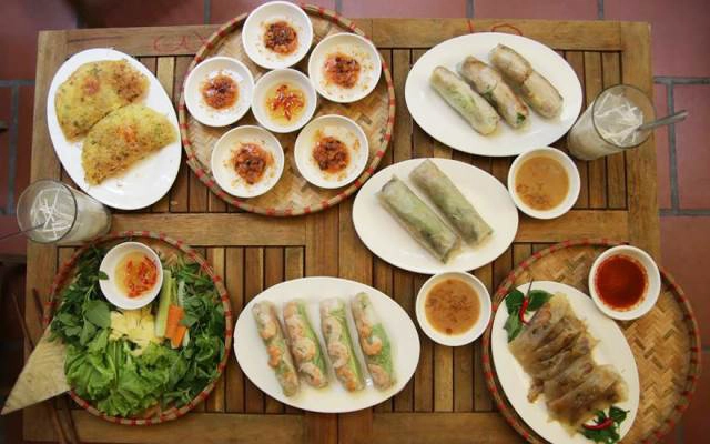 Quán Ăn Cuốn Gia Đình - Ngon Như Mẹ Cuốn