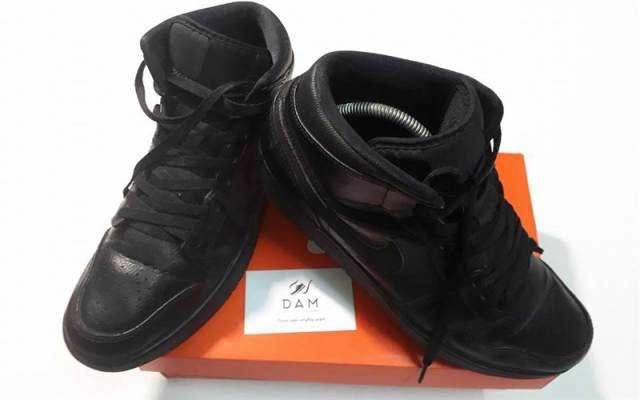 Dam Sneakers