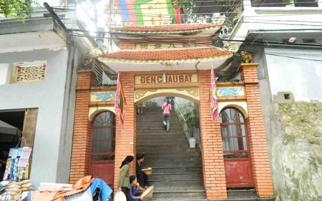 Đền Chầu Bát