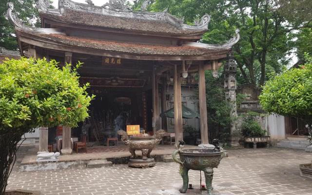 Đền Chử Đồng Tử