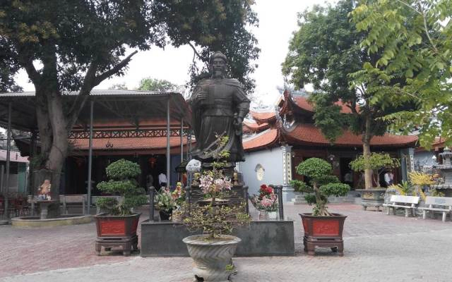 Đền Hạ