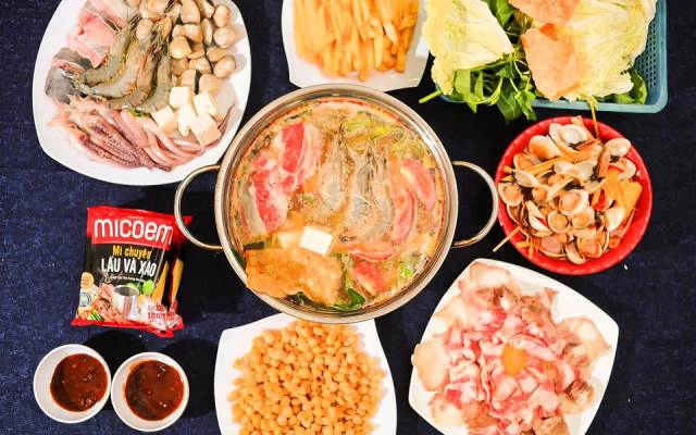 Quán Ăn Đèn Lồng Quán - Lẩu Thái Tomyum