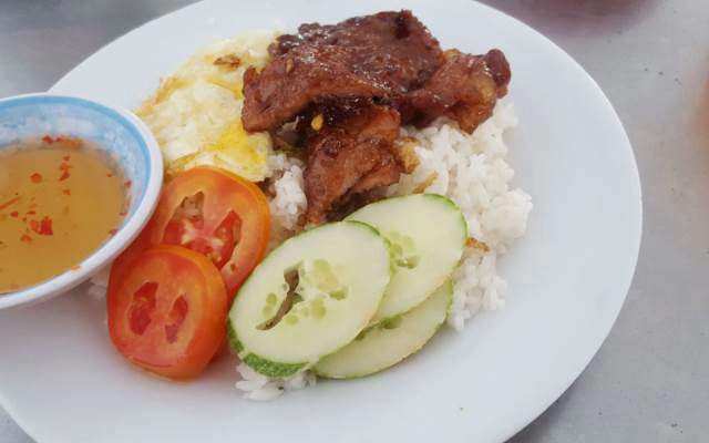 Quán Ăn Dì 3 - Cơm Gà Xối Mỡ