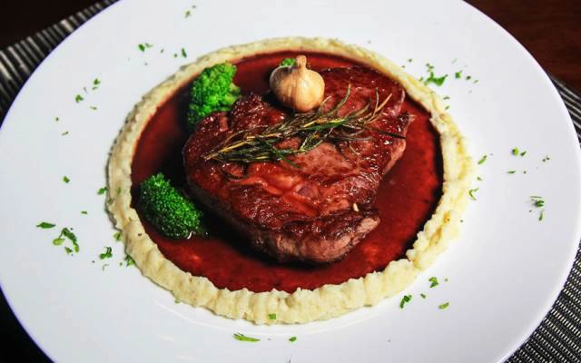 Nhà Hàng DOM - The Wine Bistro