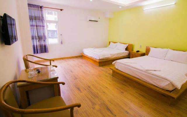 Đông Phương Hotel - Đặng Thai Mai