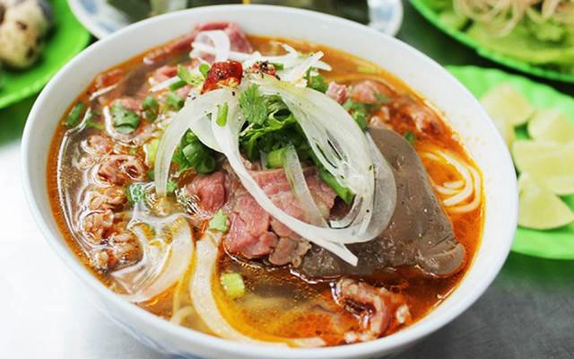 Quán Ăn Đông Tây Nam Bắc - Food & Drink