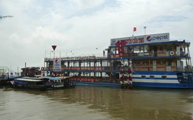 Nhà Hàng Du Thuyền Floating Restaurant