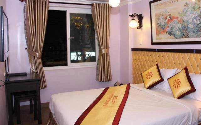 Dynasty Hotel