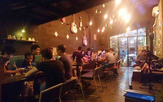 F Acoustic Café