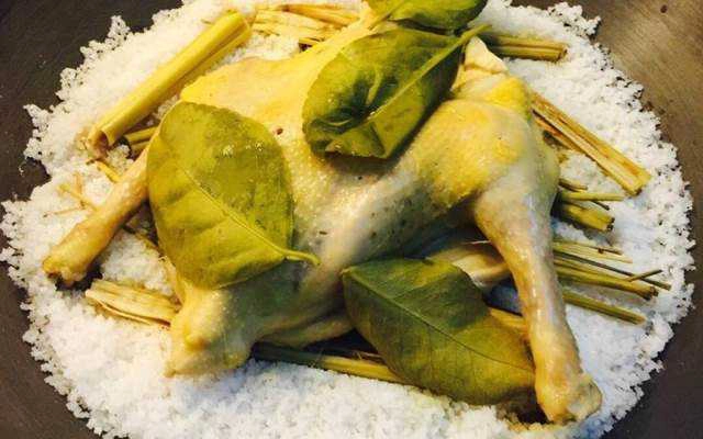 Gà Hấp Muối & Giò Heo Xông Khói - Shop Online