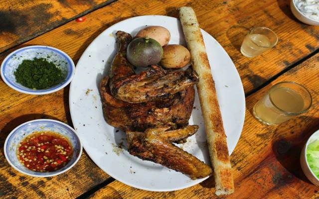 Quán Ăn Gà Nướng Cơm Lam Tây Bắc